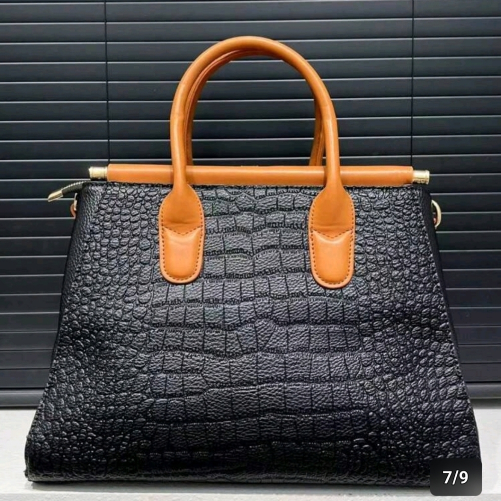 Classic Croc-Texture Tote Bag - Black & Tan - Picture 8 of 9